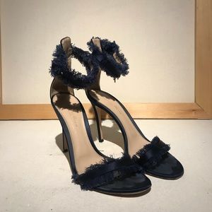 Gianvitio Rossi frayed edge sandals. Size 38 1/2
